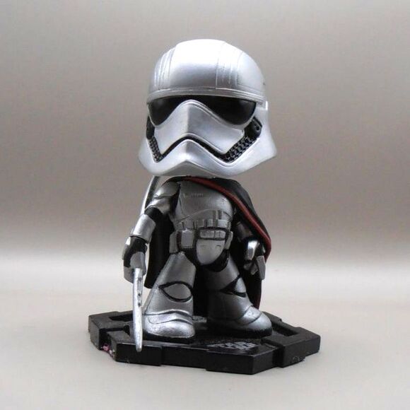💥 Funko Pop Bobblehead – Captain Phasma (Star Wars) – 3.5" - Picture 1 of 3